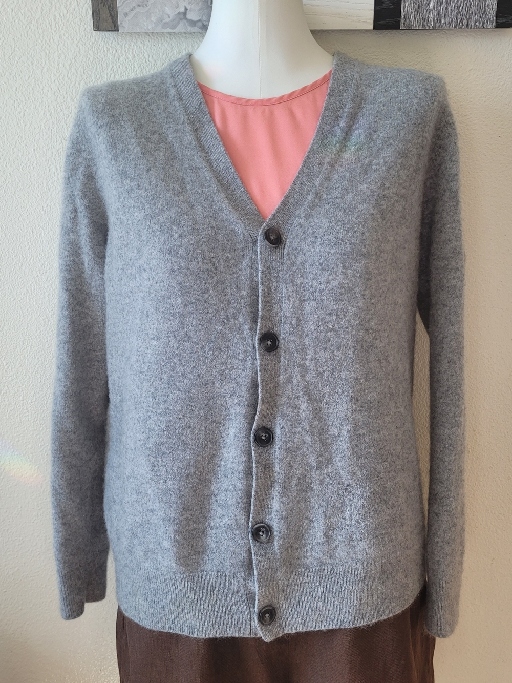 Quince Gray Cashmere V-Neck Button-Front Cardigan Medium